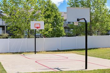 Basketball Court at The Meadows by Vintage apts in Bellingham
